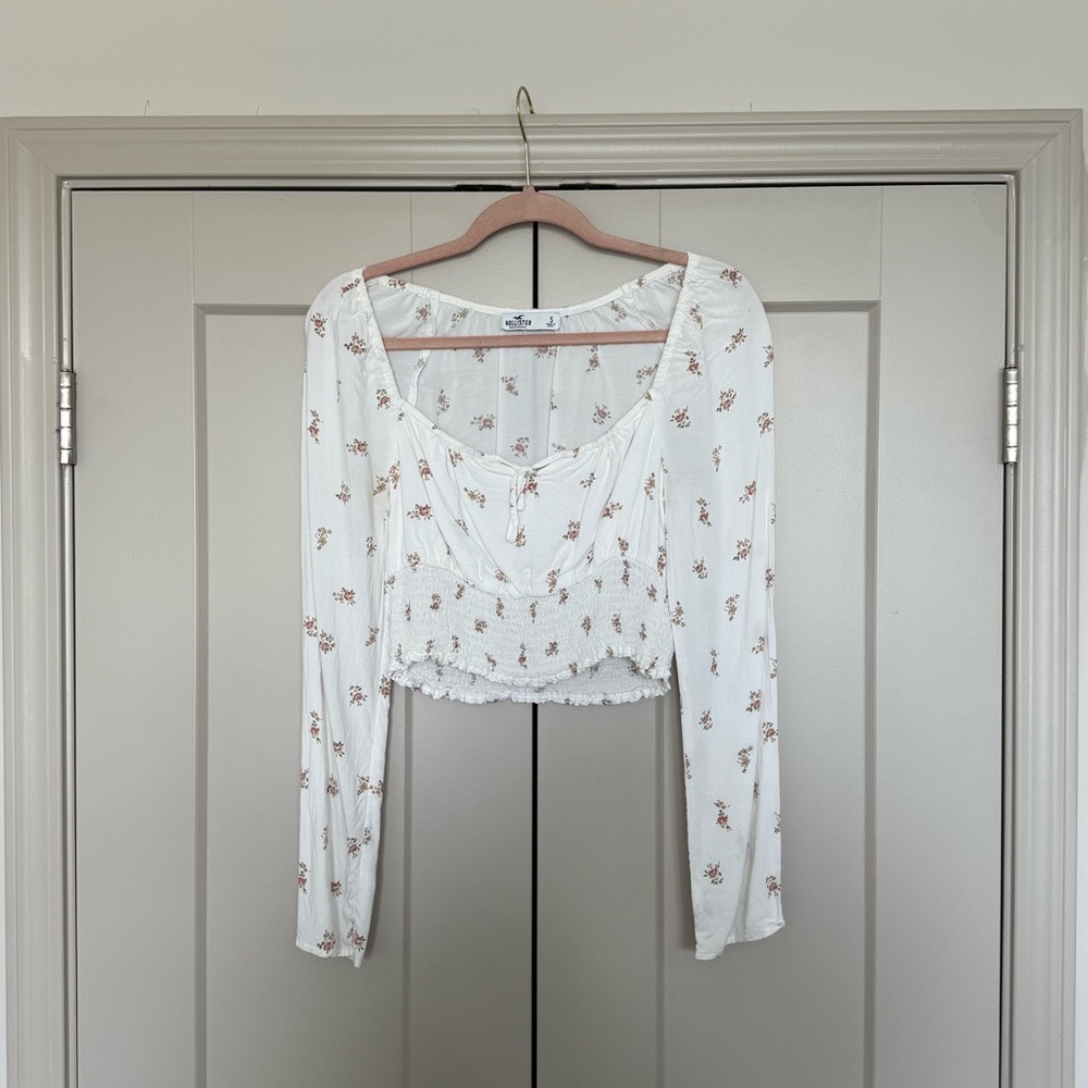 Hollister White Floral Ruched Crop Blouse